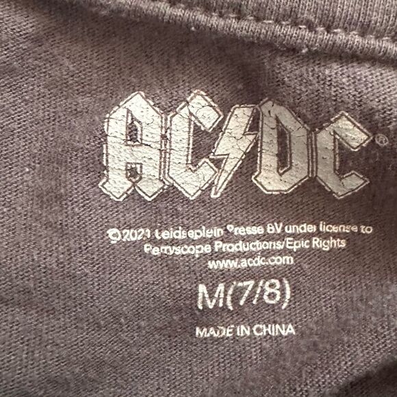 AC/DC Gray Graphic Band Baby Tee Short Sleeved Cropped Shirt - Picture 4 of 4